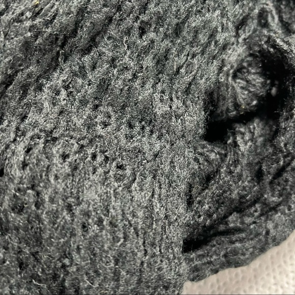 ⭐️ Cotton On Black Winter Knitted Infinity Circle Scarf EUC - Picture 2 of 3